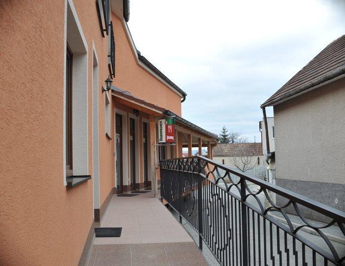 Penzion Havran Trencianska Turna Buitenkant foto