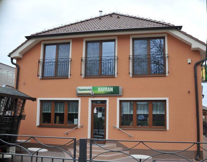 Penzion Havran Trencianska Turna Buitenkant foto